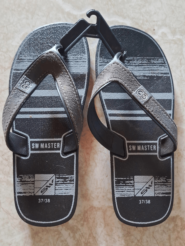 Sandália SW Master Estilo e Conforto em Cada Passo 